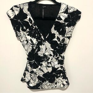 VTG Kay Celine Stretchy Lace Top V-Neck Short Sleeve Black/Cream  Small Y2K